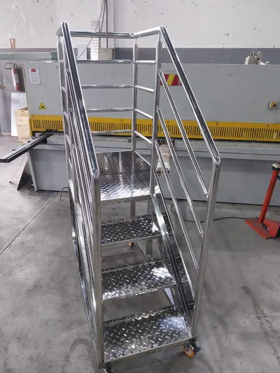 Escada plataforma 800mm em aço inox